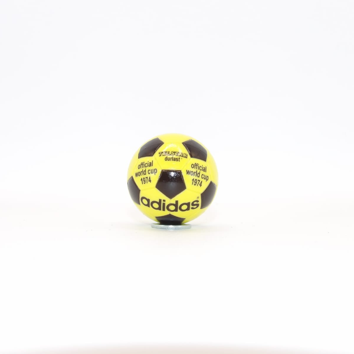 Pallina Adidas World Cup 1974 giallo in decals