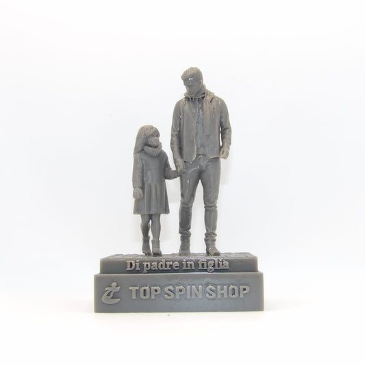 Statuina Di padre in figlia con gonna in resina